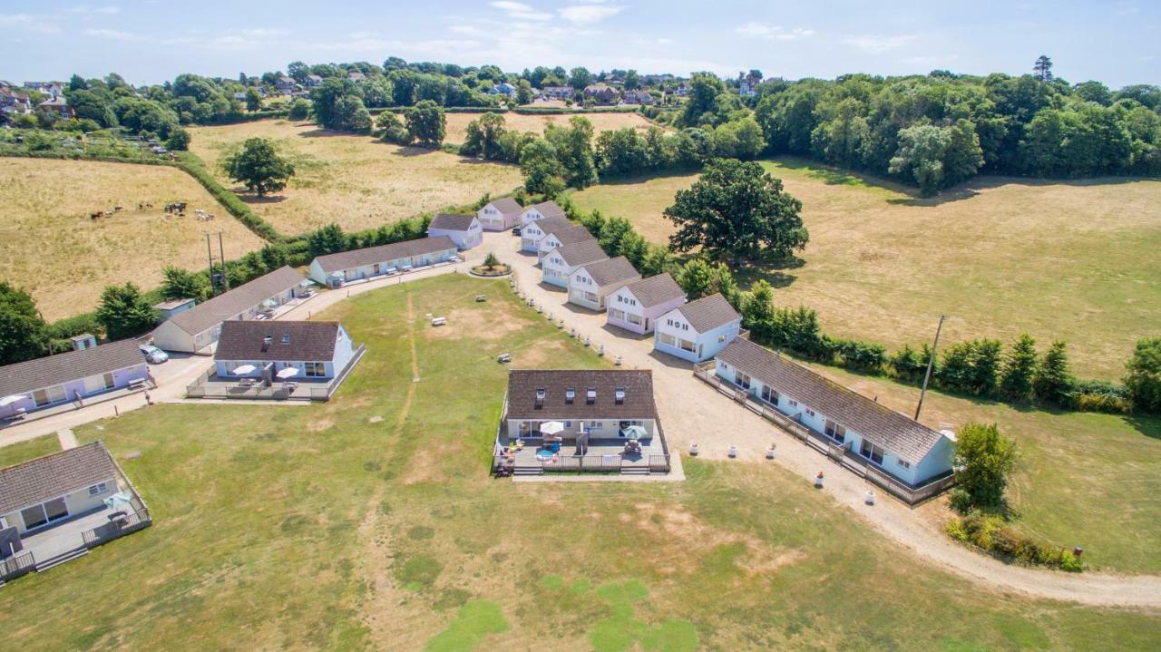 Seaview Holidays - Salterns Village Esterno foto